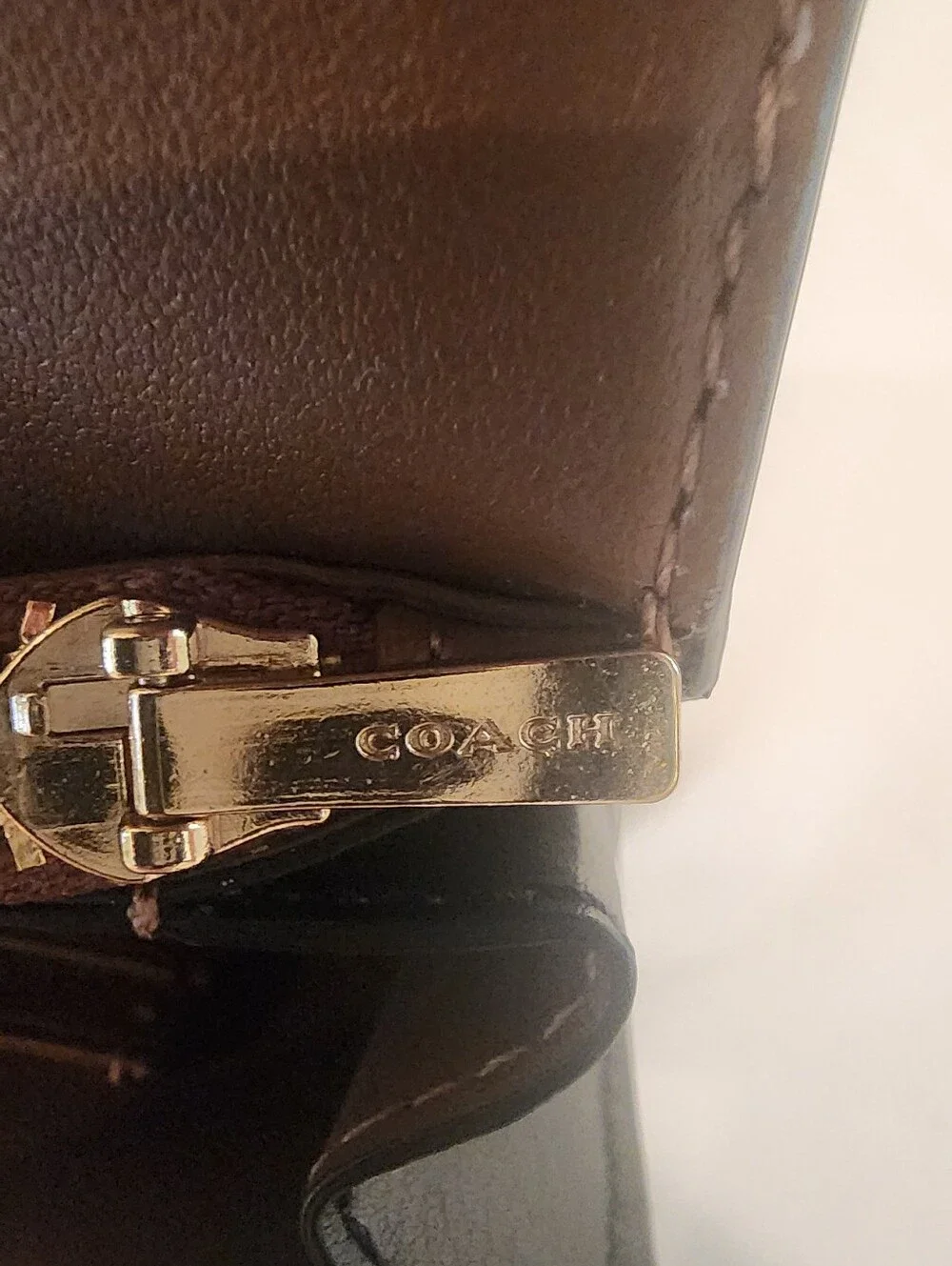 Coach C6897 Kleo Wallet Blocked Signature Canvas Khaki Brown Multi      Like New